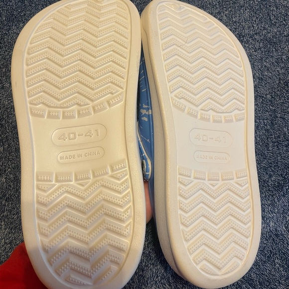 Crocs - Picture 3 of 3